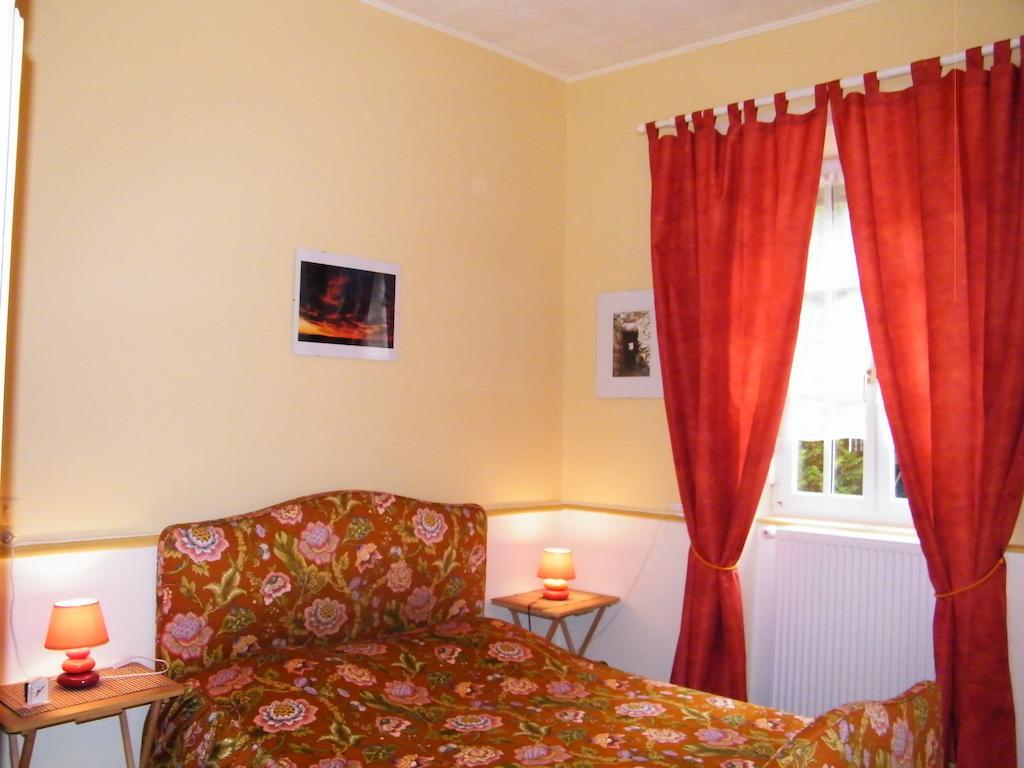Villa Des Capucins Luxeuil-les-Bains Quarto foto