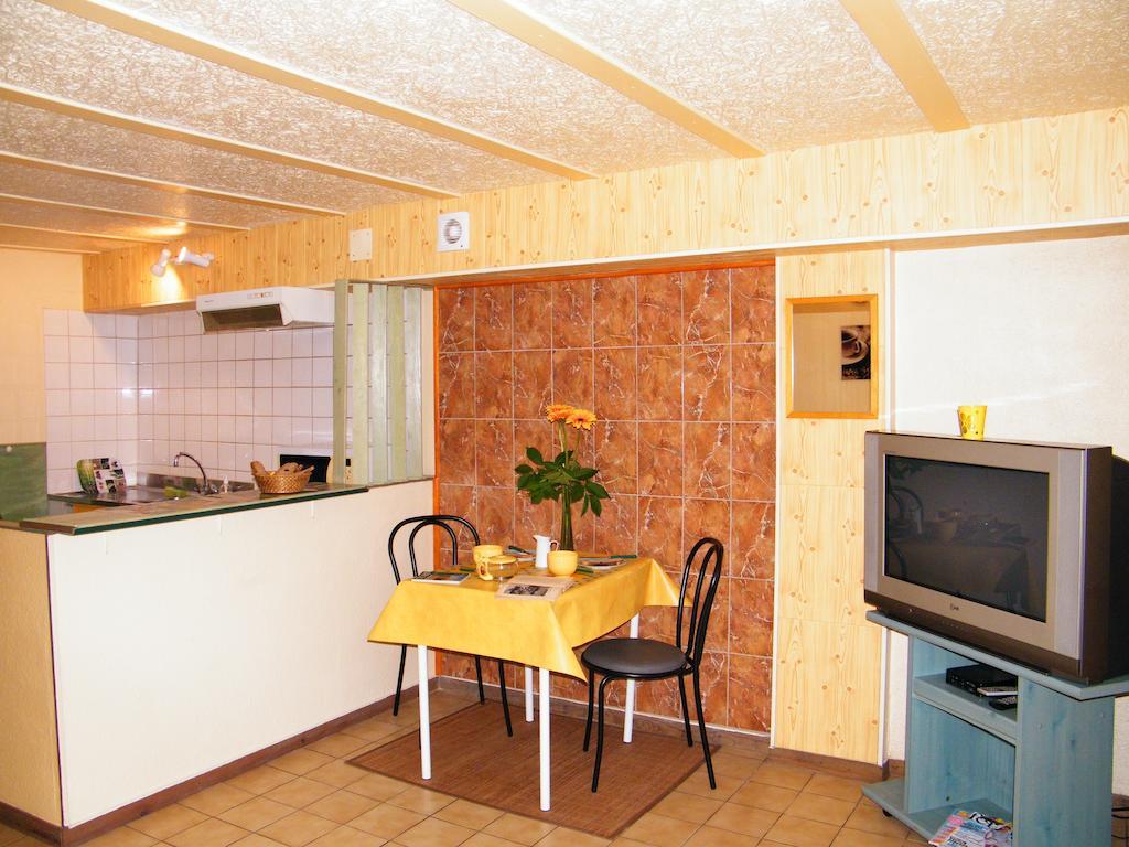 Villa Des Capucins Luxeuil-les-Bains Quarto foto